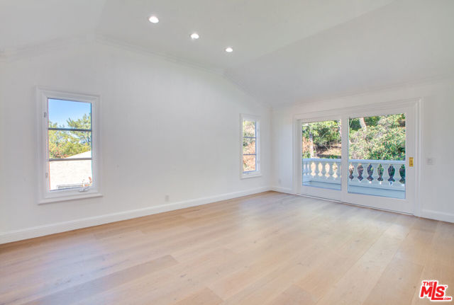 10221 Briarwood Drive, Los Angeles CA: https://media.crmls.org/mediaz/e408deb5-f423-46a8-ab08-fefbf377e597.jpg