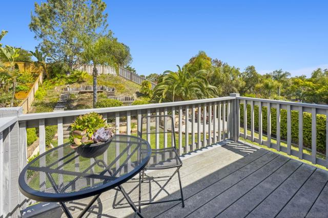1266 Mariposa Rd, Carlsbad CA: https://media.crmls.org/mediaz/e408fd85-f5f7-4f66-a52b-604a642922e5.jpg