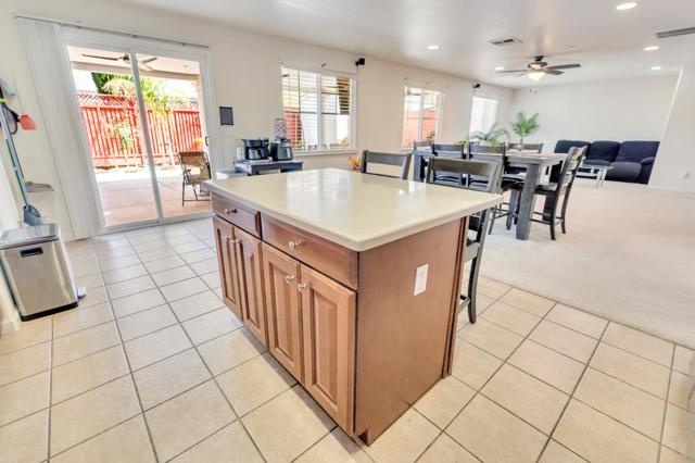 2385 N Mountainside Drive, Los Banos CA: https://media.crmls.org/mediaz/e4098037-4443-4140-aeec-a828c09b63e7.jpg
