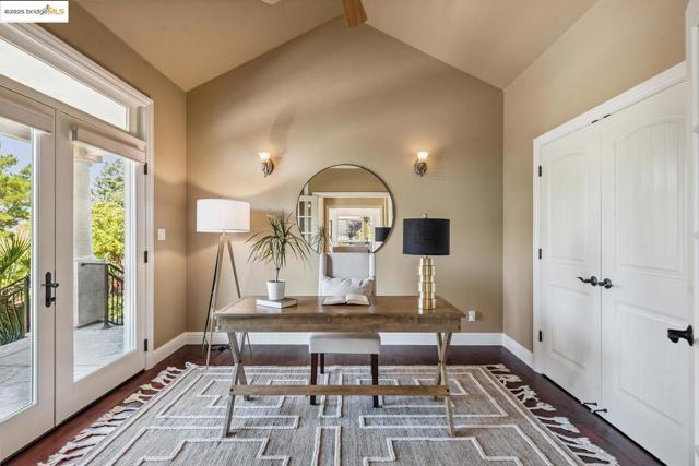 3244 Ridgeview PL, Hayward CA: https://media.crmls.org/mediaz/e409bfe9-4665-425e-a9c2-ace7ba816350.jpg
