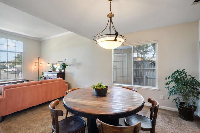 930 Hoesch Way, Gilroy CA: https://media.crmls.org/mediaz/e409f7f0-cff3-408e-949d-17a565497255.jpg