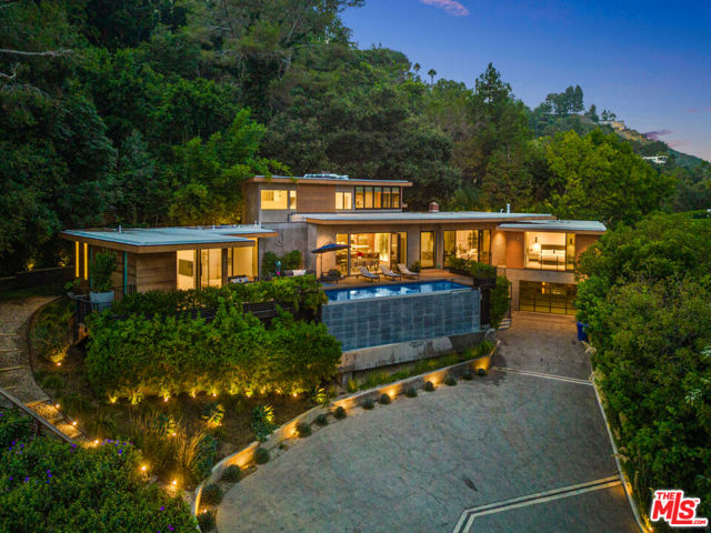 727 N Beverly Glen Boulevard, Los Angeles CA: https://media.crmls.org/mediaz/e40a233e-b5e5-4fb1-a539-66a515b6b131.jpg