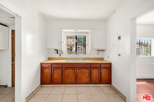 414 N Ditman Avenue, Los Angeles CA: https://media.crmls.org/mediaz/e40a4f49-edce-4128-88ed-ff5f10b3560b.jpg