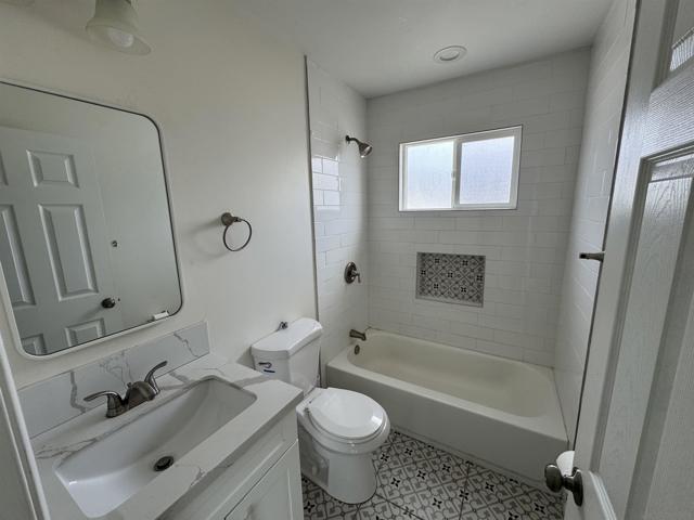 Image 3 of 10 For 8925 Cottonwood Ave