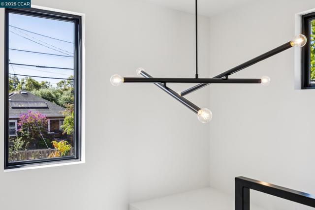 1270 64th St, Emeryville CA: https://media.crmls.org/mediaz/e40b19a0-de83-4176-ae35-a2d0bdfa5037.jpg