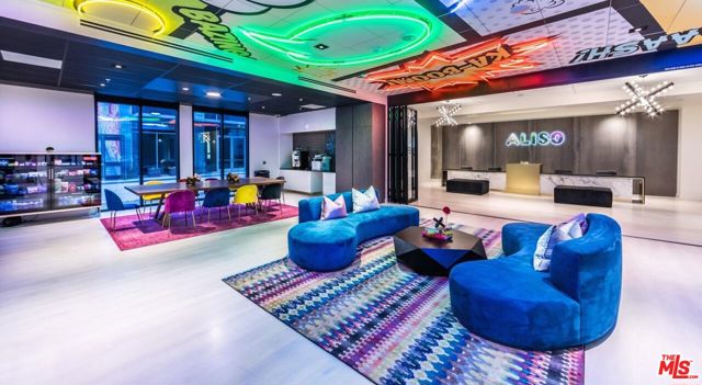 950 E 3rd Street, Los Angeles CA: https://media.crmls.org/mediaz/e40b6d60-d04f-48f5-a309-832da8156f76.jpg