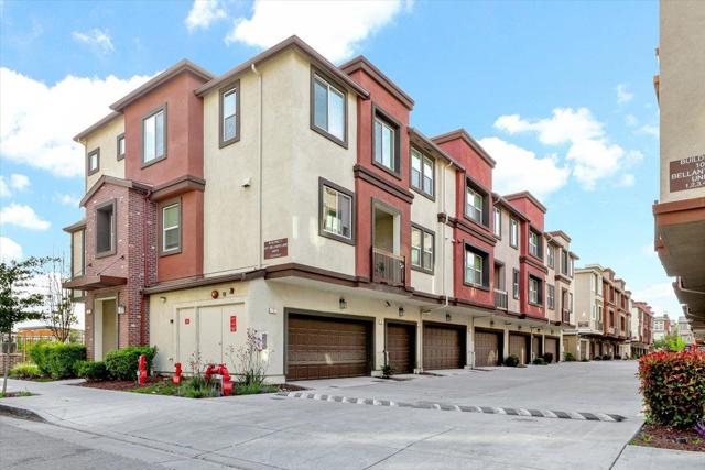 1011 Bellante Lane, San Jose CA: https://media.crmls.org/mediaz/e40b8791-4a77-4967-9bec-fdacd496ed2b.jpg