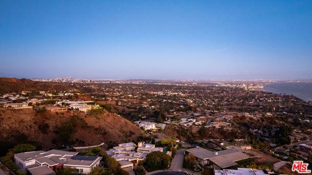 Drew Fenton | 1058 Vista Grande Drive Pacific Palisades CA | MLS: 7137758