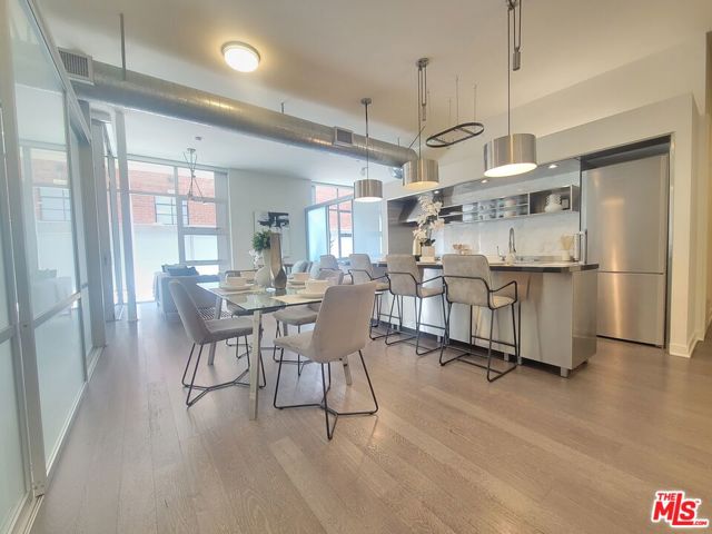Image 4 of 31 For 4080 Glencoe Avenue 124