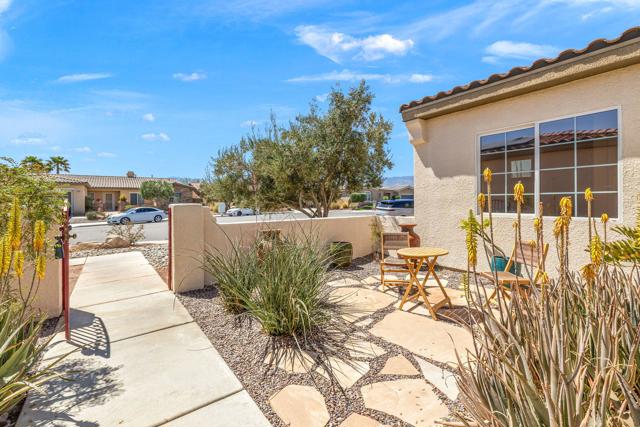 74062 Jeri Lane, Palm Desert CA: https://media.crmls.org/mediaz/e40c677b-e6a5-4ddd-a247-448e3d6ff658.jpg