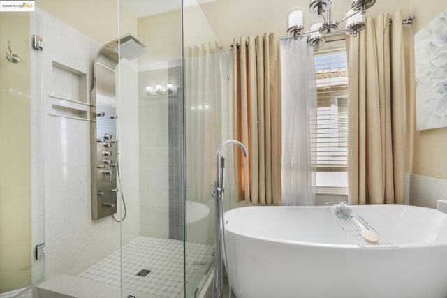 2532 Crystal Way, Antioch CA: https://media.crmls.org/mediaz/e40d37b6-7a7c-4dc3-a5a2-e78e910880c3.jpg