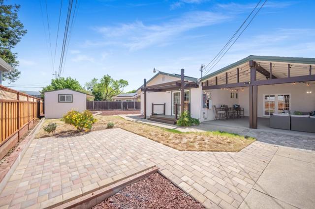125 Foothill Court, Morgan Hill CA: https://media.crmls.org/mediaz/e40d757b-8609-42ca-b952-cc1d7e53d56c.jpg