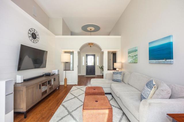 431 Burning Tree Court, Half Moon Bay CA: https://media.crmls.org/mediaz/e40d7a8d-260b-4359-94db-3f6fba6b41b4.jpg