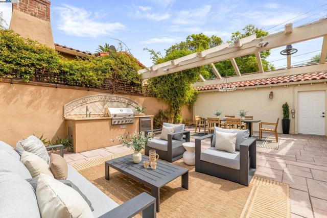 150 Ayer Ave, San Jose CA: https://media.crmls.org/mediaz/e40deaa3-427f-4aad-b43f-c5435ce2fc31.jpg
