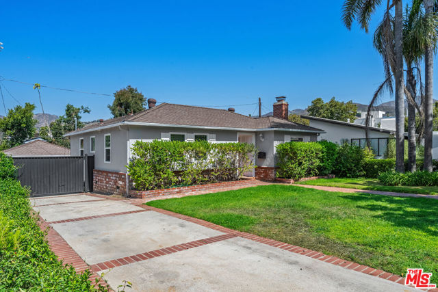 769 Wildomar, Pacific Palisades CA: https://media.crmls.org/mediaz/e40eeaf2-fc60-4d09-a44e-0d15b492ae7f.jpg