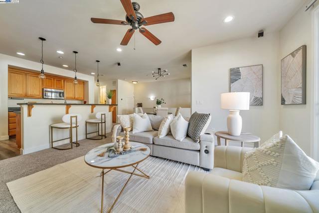 4222 Clarinbridge Cir, Dublin CA: https://media.crmls.org/mediaz/e40eef69-ed2c-4034-97a7-fa81f6747366.jpg