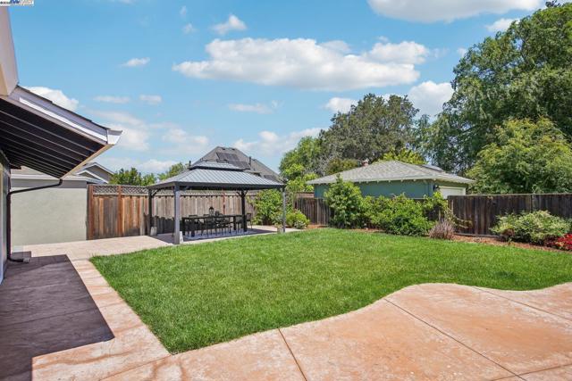 Image 37 of 55 For 14917 Berry Way