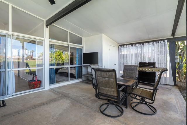 43709 Louisiana Street, Palm Desert CA: https://media.crmls.org/mediaz/e40f1197-4c55-455b-8e94-44cf0b7a06b0.jpg