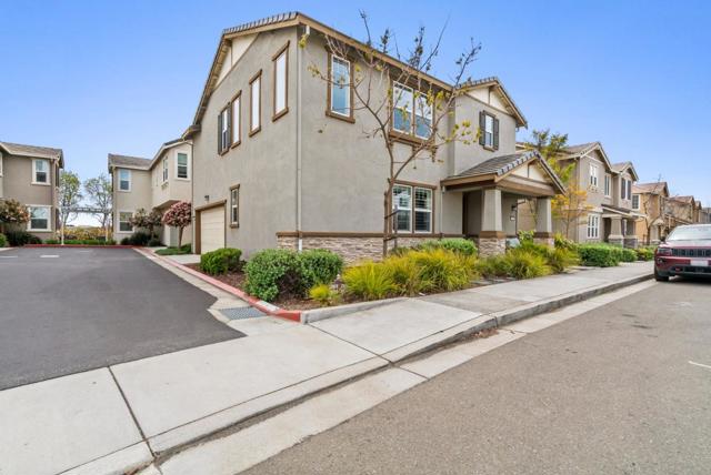 Image 44 of 59 For 2632 Admiral Circle