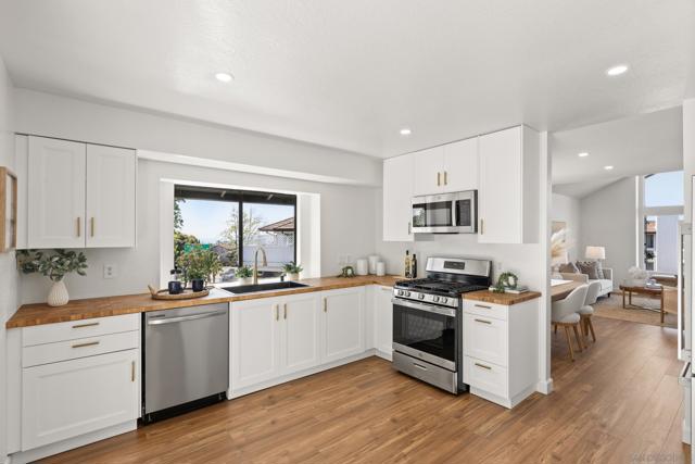 Image 9 of 37 For 863 Violet Ct