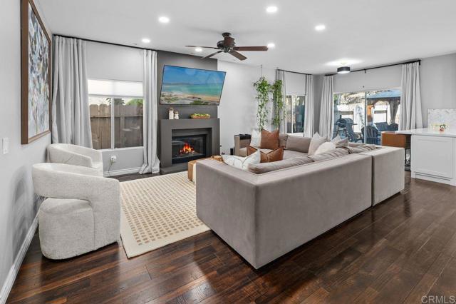 509 Windy Way, Chula Vista CA: https://media.crmls.org/mediaz/e410057c-6420-4ea2-bcaf-72c0518dfdf7.jpg