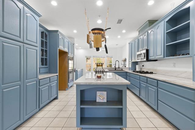 24849 Pappas Rd, Ramona CA: https://media.crmls.org/mediaz/e4107210-f6de-4d91-b9c4-39fb44d7fdfc.jpg
