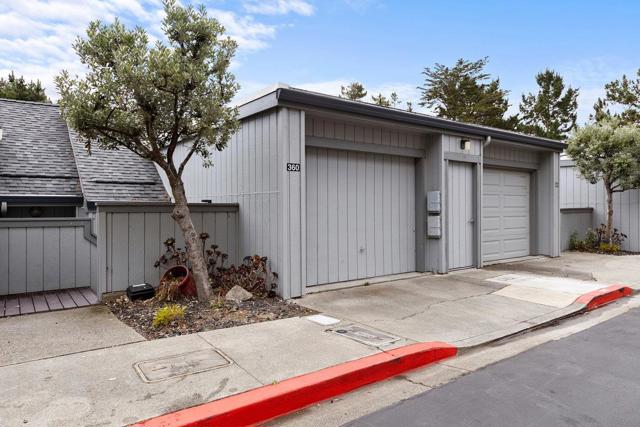 360 Innisfree Drive, Daly City CA: https://media.crmls.org/mediaz/e41089ca-dcb9-4e0a-acd2-191a7a85c864.jpg