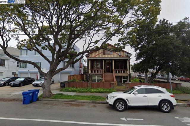 1059 Santa Clara Ave, Alameda CA: https://media.crmls.org/mediaz/e410d9d5-6b62-46f2-b3fa-a8700bdc45a6.jpg