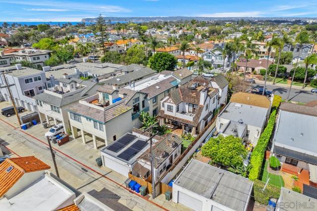 755 F Ave, Coronado CA: https://media.crmls.org/mediaz/e41121ff-bc86-45c0-81be-fd2a6f53fd5b.jpg