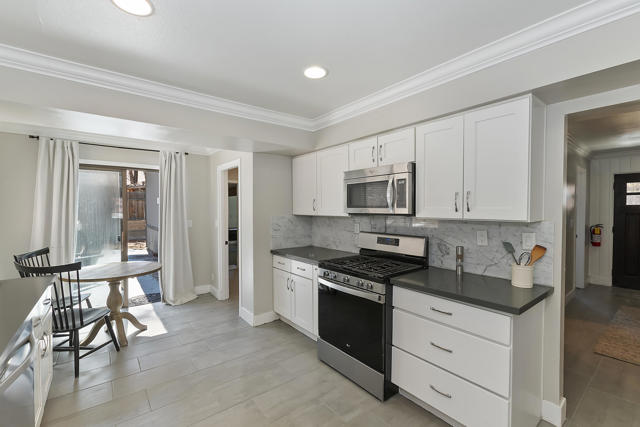 271 Bluebird Court, Big Bear CA: https://media.crmls.org/mediaz/e4112c8c-522d-42c3-a2f7-5bc0fc090098.jpg