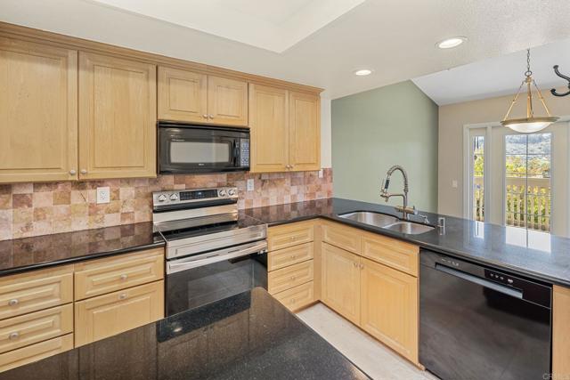 Detail Gallery Image 17 of 23 For 5983 Gaines St, San Diego,  CA 92110 - 3 Beds | 2/1 Baths