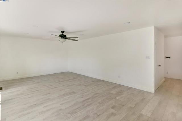 3524 Longview Rd, Antioch CA: https://media.crmls.org/mediaz/e4117b92-1e8b-4760-9505-6609f212ce37.jpg