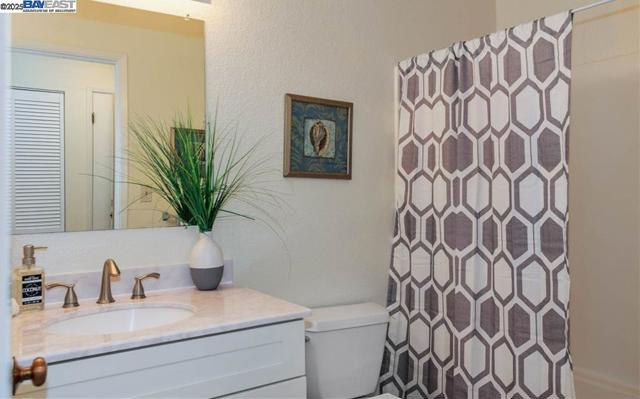 1310 Walden Rd, Walnut Creek CA: https://media.crmls.org/mediaz/e411b6b7-5570-45b1-a589-05773dba09ee.jpg