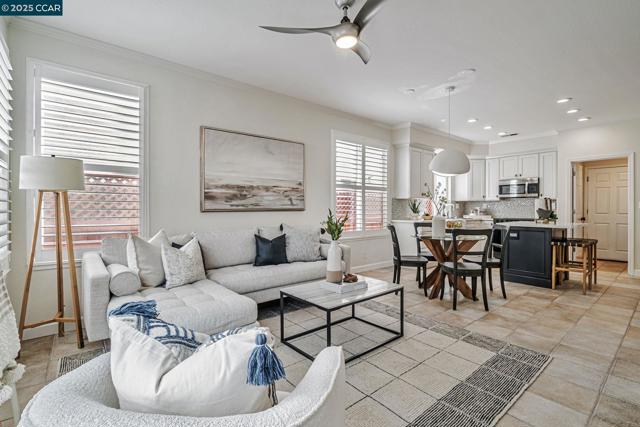 115 Sapphire Ct, San Ramon CA: https://media.crmls.org/mediaz/e412897e-367e-4035-94b8-8e8c10662b54.jpg