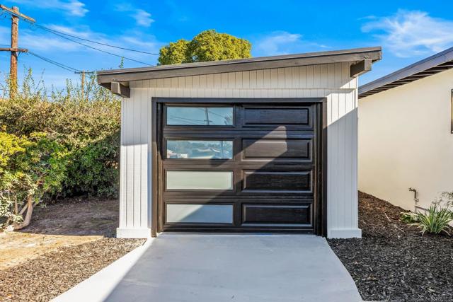 4725 Conrad, San Diego CA: https://media.crmls.org/mediaz/e4129cb5-66a8-4bb9-a4bd-616f700998a7.jpg