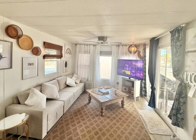 Image 5 of 41 For 74711 Dillon Rd Spc 1013