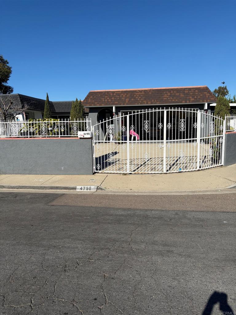 4798 Calle Los santos