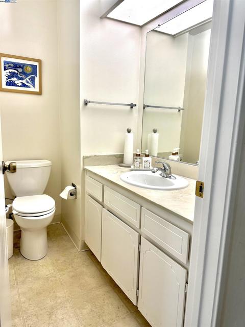 3521 Oleander, Alameda CA: https://media.crmls.org/mediaz/e413362c-506f-4f79-9f49-a05402db7a6c.jpg