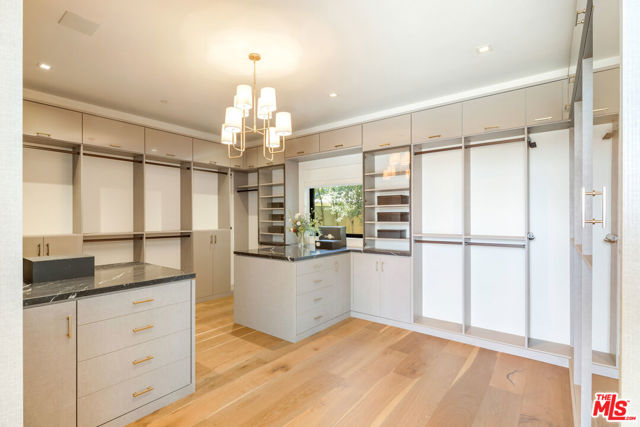 Image 15 of 19 For 816 Glenmere Way