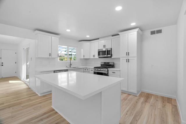 3221 Colgate Lane, Bakersfield CA: https://media.crmls.org/mediaz/e413e7ff-20c3-4124-82e7-c513b2c12a7d.jpg