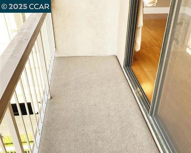 310 N Civic Drive, Walnut Creek CA: https://media.crmls.org/mediaz/e4144091-28b0-4f81-939a-f07f4451d466.jpg