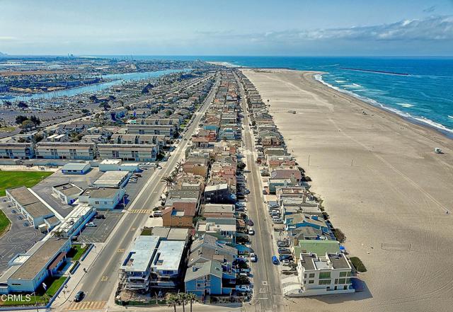 5040 Island View Street, Oxnard CA: https://media.crmls.org/mediaz/e4144872-55bb-4957-8067-36ed1bb8c5b8.jpg