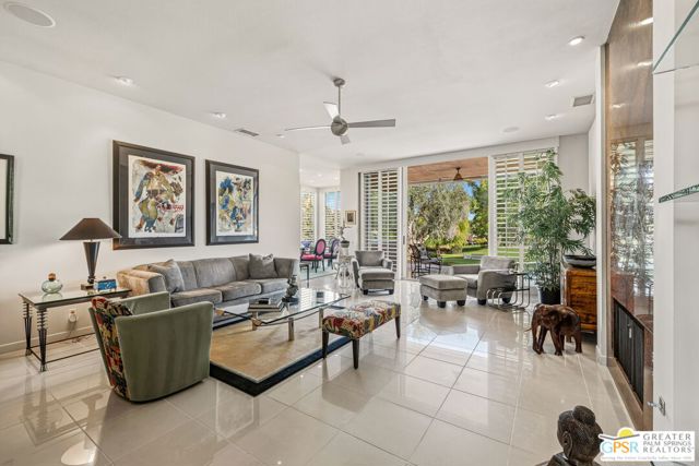 46920 Amir Drive, Palm Desert CA: https://media.crmls.org/mediaz/e41492b6-9d61-419c-b307-91f2aa2d19c5.jpg