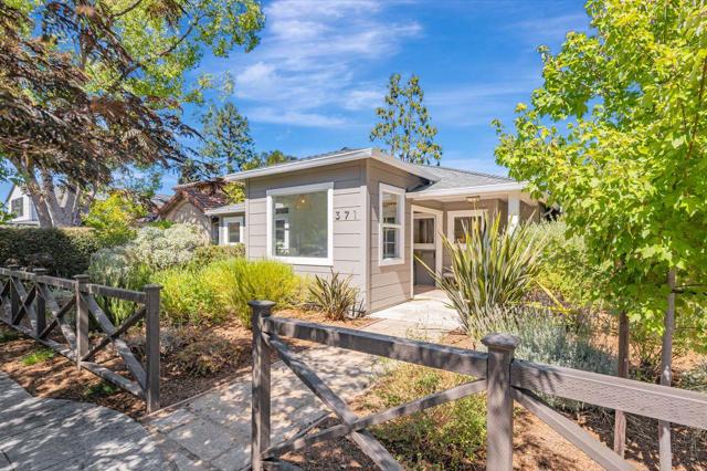 371 Jeter Street, Redwood City CA: https://media.crmls.org/mediaz/e414c75e-37ad-44f9-b53e-d94be50dff56.jpg