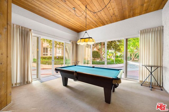 5333 Zelzah Avenue, Encino CA: https://media.crmls.org/mediaz/e415342d-688d-4589-b10f-881259aae854.jpg