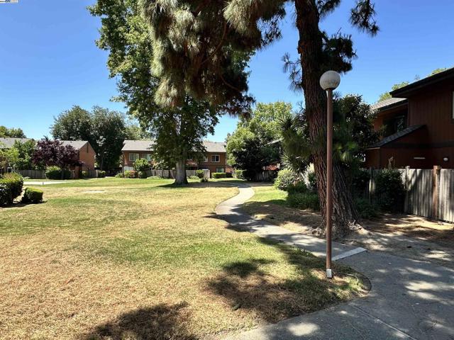38623 Cherry Ln, Fremont CA: https://media.crmls.org/mediaz/e41565e2-dad2-4fe9-bbf6-1b78e3830169.jpg