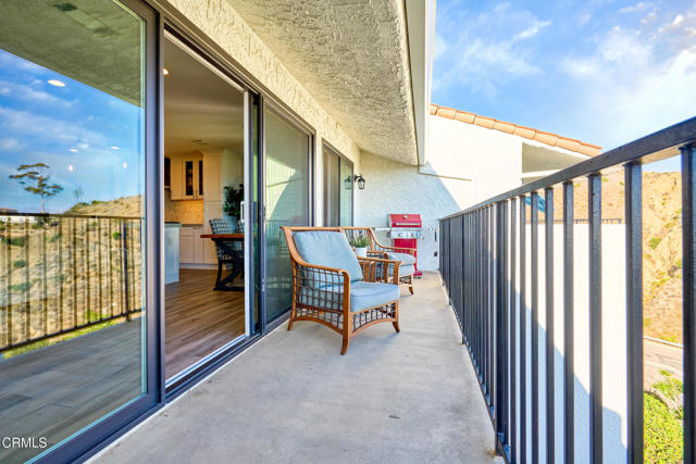 Detail Gallery Image 6 of 58 For 886 Winding Way Dr, Ventura,  CA 93001 - 2 Beds | 2/1 Baths