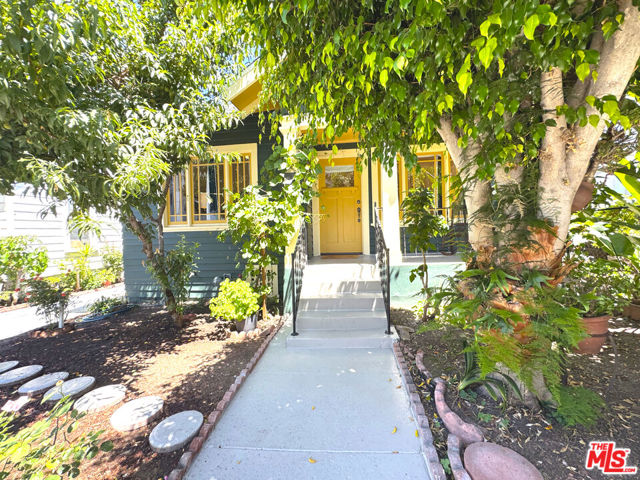 334 Belmont Avenue, Los Angeles CA: https://media.crmls.org/mediaz/e415c9a6-321a-4174-b592-f278564fddc7.jpg