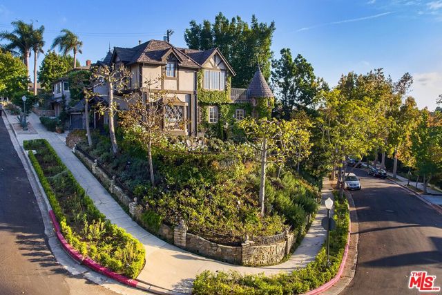 2653 PATRICIA Avenue, Los Angeles CA: https://media.crmls.org/mediaz/e415d9a6-58bf-428d-845b-0aa09dd814f3.jpg