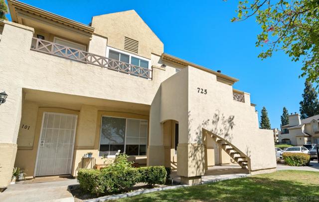 725 Brookstone Road, Chula Vista CA: https://media.crmls.org/mediaz/e415e7b3-e7fe-410b-a0e1-4aa06e1d55b1.jpg